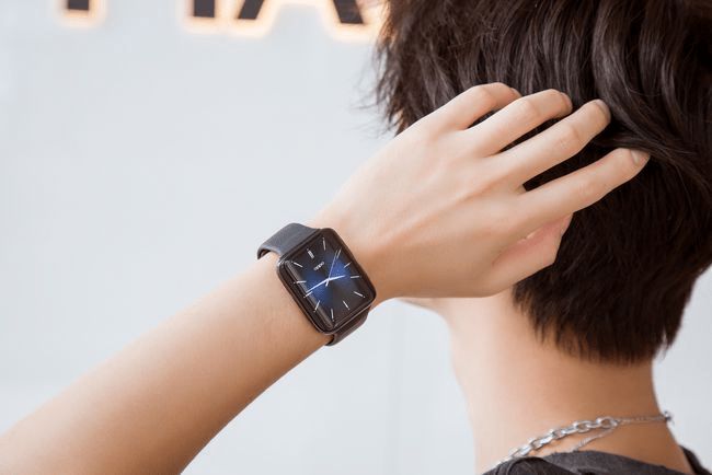 PG电子(中国)官方网站七夕节礼物不懂选？OPPO Watch 2美观实用兼备男(图2)