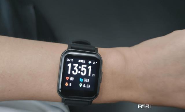 PG电子中国智能手表谁你心里排第一! Amazfit、苹果、华为、小米均上榜(图2)