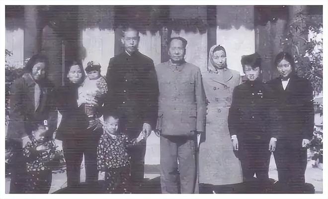 PG电子1953年东北军区一干部因“贪污”被捕自称与毛主席关系不一般(图1)