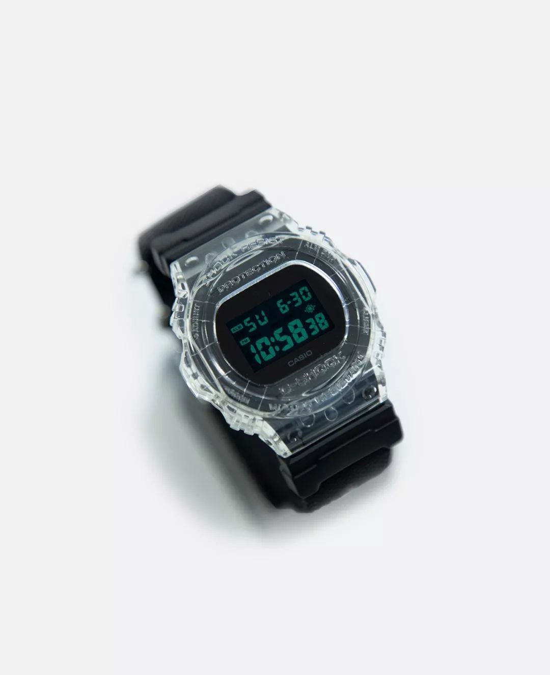 PG电子黑丝绸表带！CLOT携手CASIO打造G-SHOCK DW-5750限量(图2)